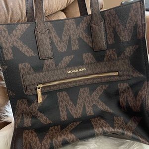 Michael Kors Kenly Tote